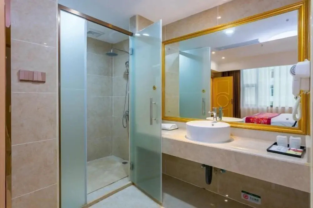 Линшань: Wanxiang Hotel (Qinzhou Lingshan)