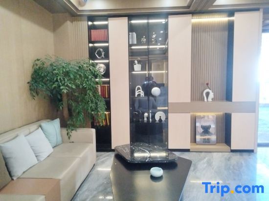 Баркам: Po Ling Jia Sa Hotel