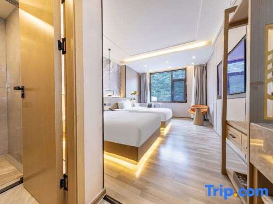 Баркам: Po Ling Jia Sa Hotel