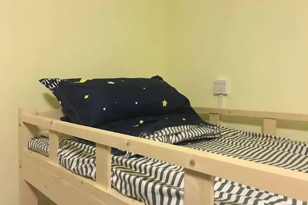 Либо: Music & Stories Youth Hostel