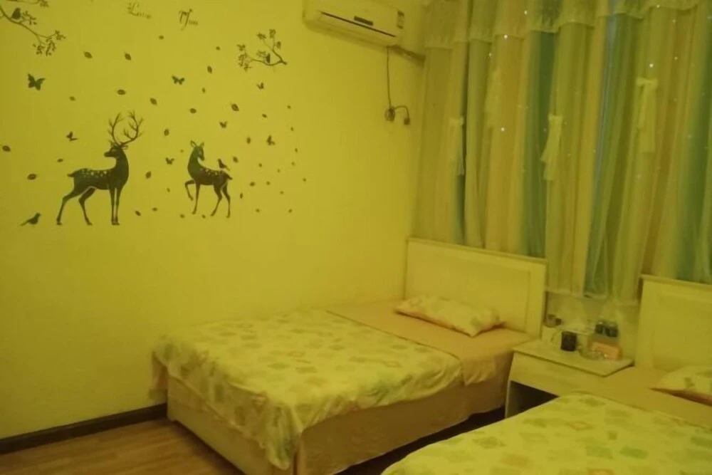 Либо: Music & Stories Youth Hostel