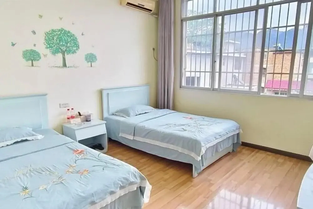 Либо: Music & Stories Youth Hostel