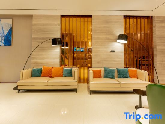 Лючжоу: City Express (Liuzhou Wuxing Pedestrian Street Zhonghuan Mansion)