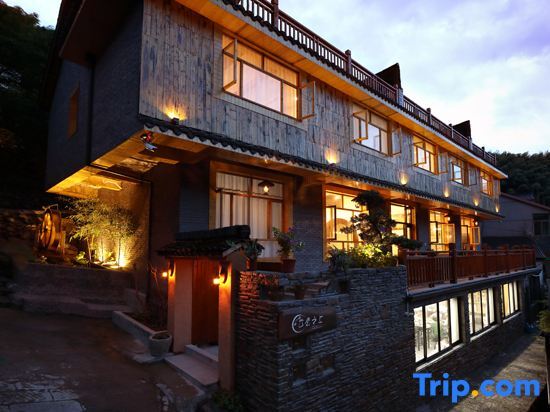 Ханчжоу: Cloud Layer Above the Clouds Inn
