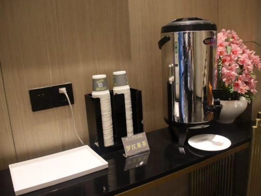 Линшань: Huanyu Prestige Hotel (Lingshan People's Hospital)