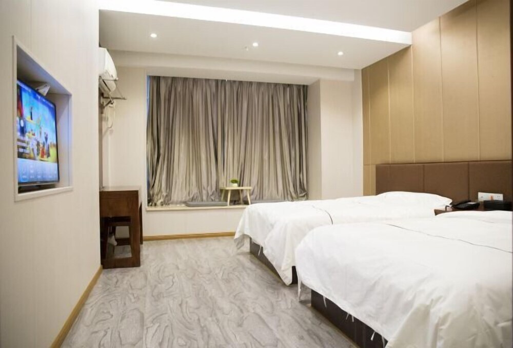 Пинсян: Junhao Fashion Hotel