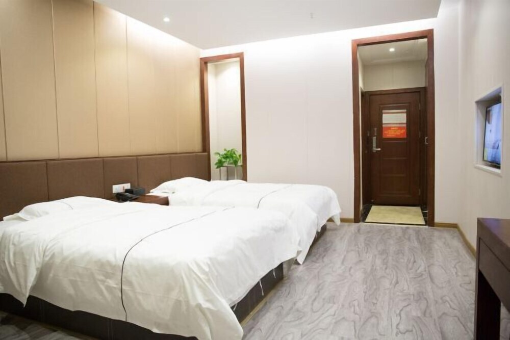 Пинсян: Junhao Fashion Hotel