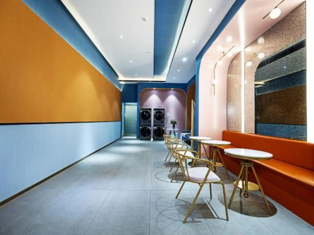 Чжэнчжоу: Qingfeng Bailu Hotel (Zhengzhou Erqi Wanda Plaza)