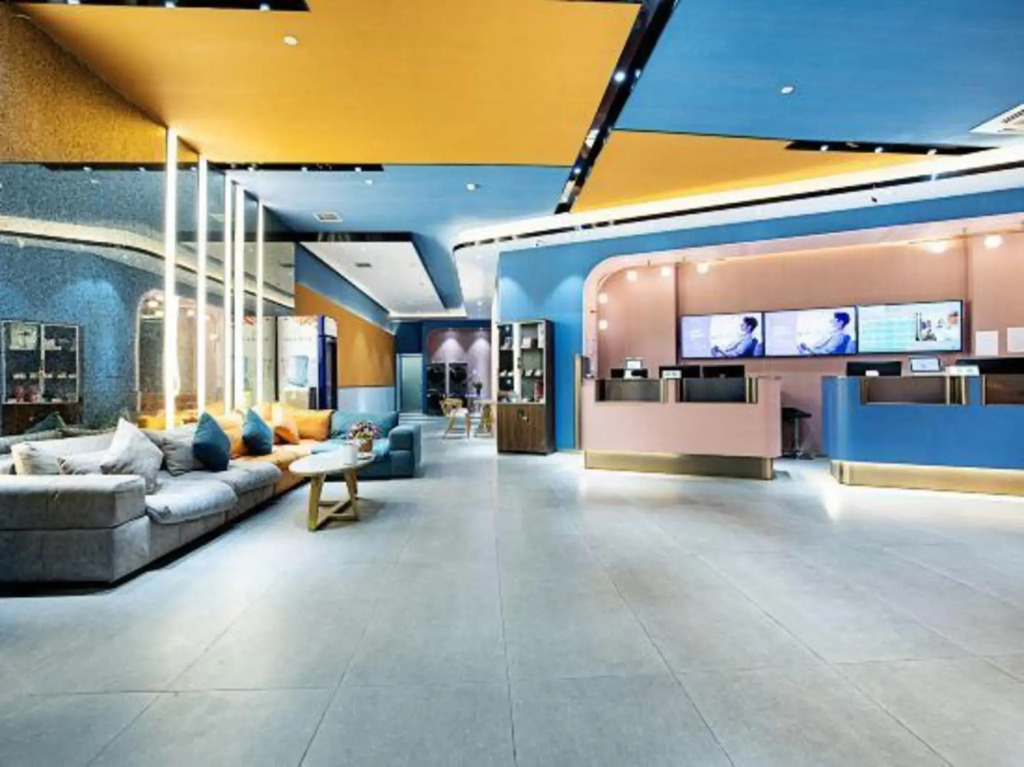 Чжэнчжоу: Qingfeng Bailu Hotel (Zhengzhou Erqi Wanda Plaza)