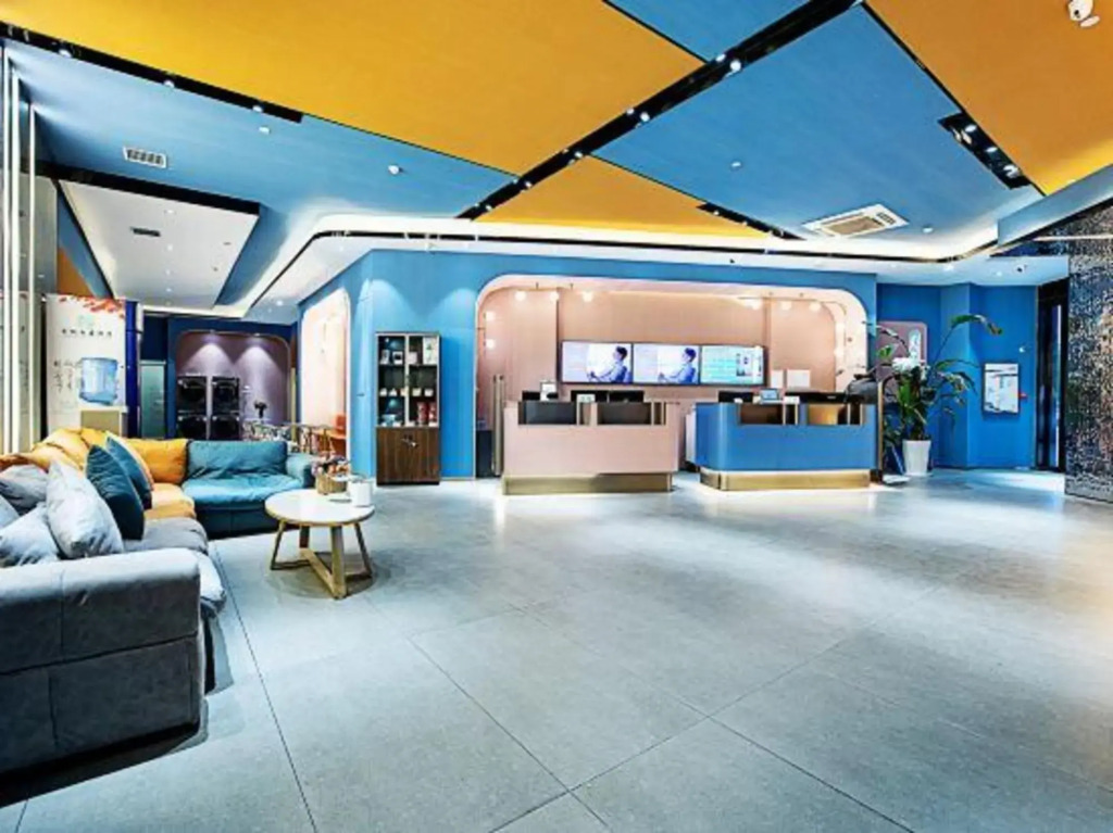 Чжэнчжоу: Qingfeng Bailu Hotel (Zhengzhou Erqi Wanda Plaza)