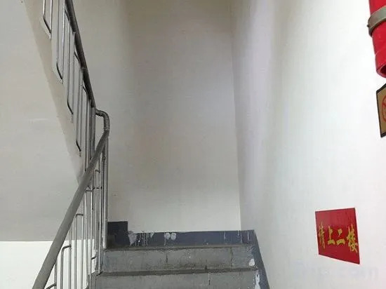 Сунпань: Jiangling Inn