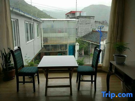 Сунпань: Jiangling Inn