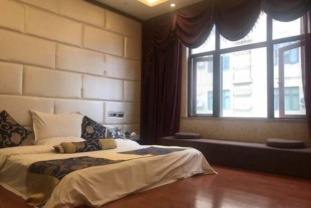 Хунго: Paulolia Holiday Hotel
