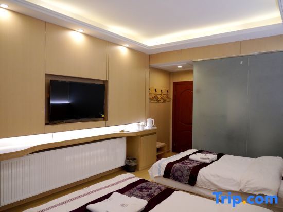 Нгава: Rujia Business Hotel