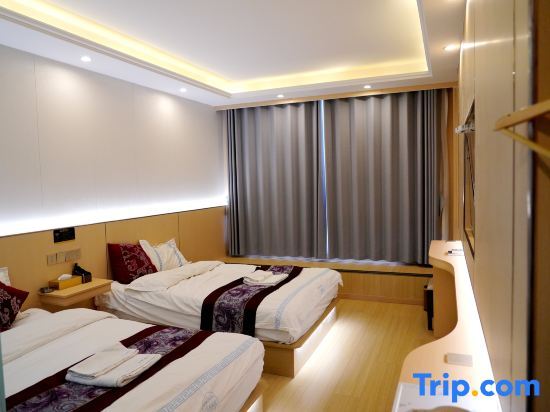 Нгава: Rujia Business Hotel