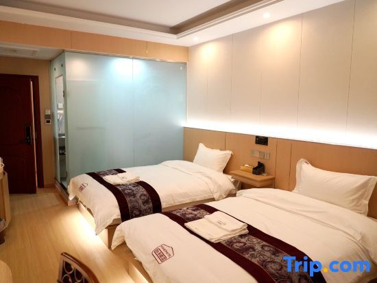 Нгава: Rujia Business Hotel