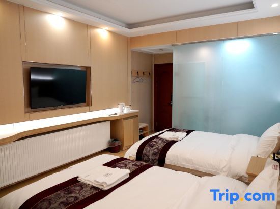Нгава: Rujia Business Hotel