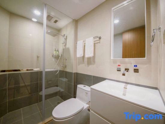 Юйси: Yijia Hotel