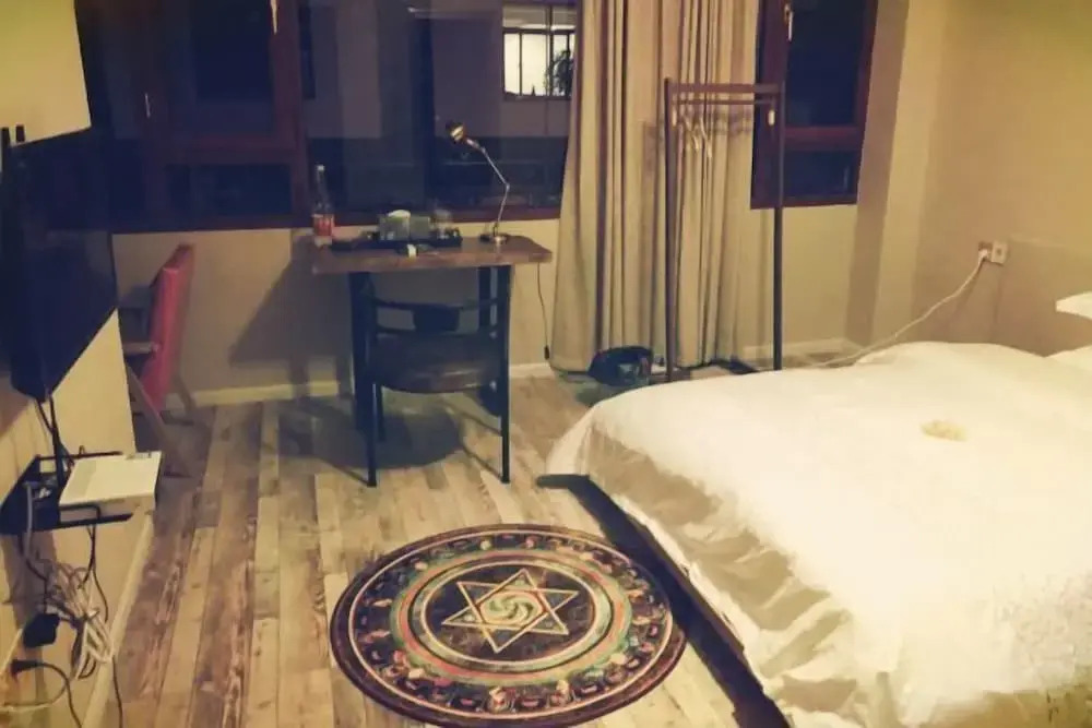 Юйси: Moyan Inn