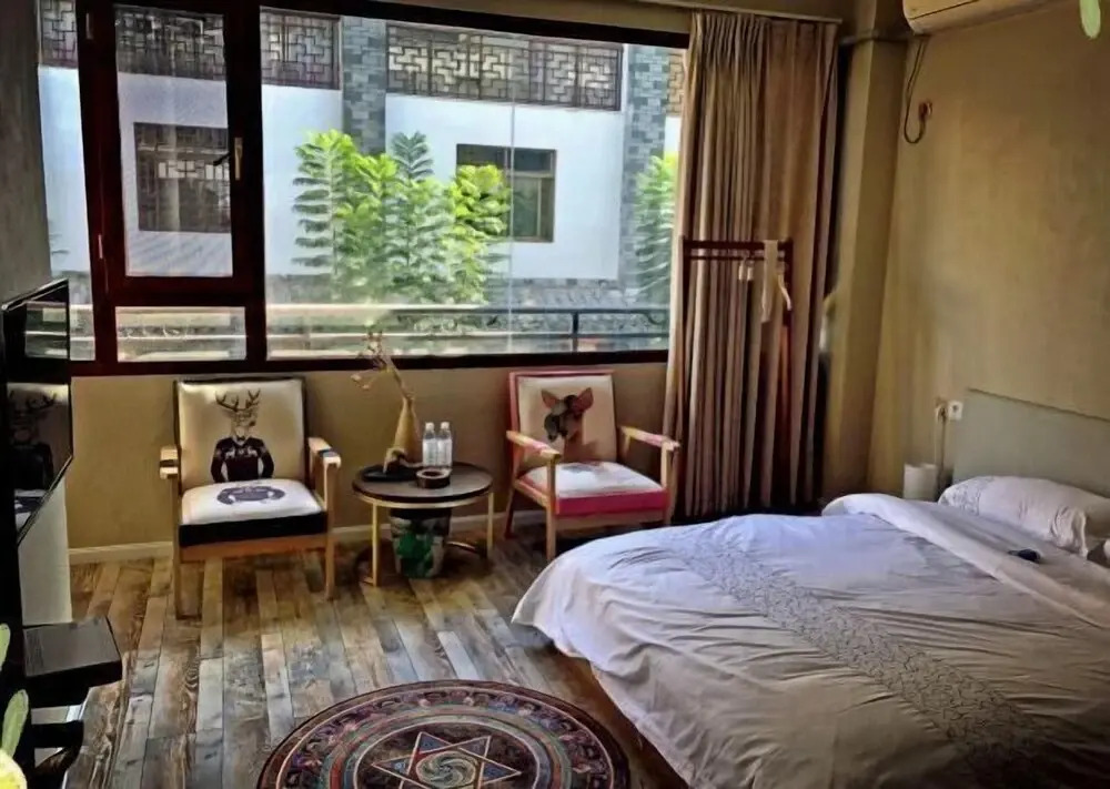 Юйси: Moyan Inn