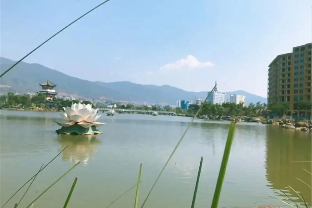 Юйси: Moyan Inn