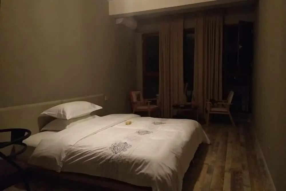 Юйси: Moyan Inn