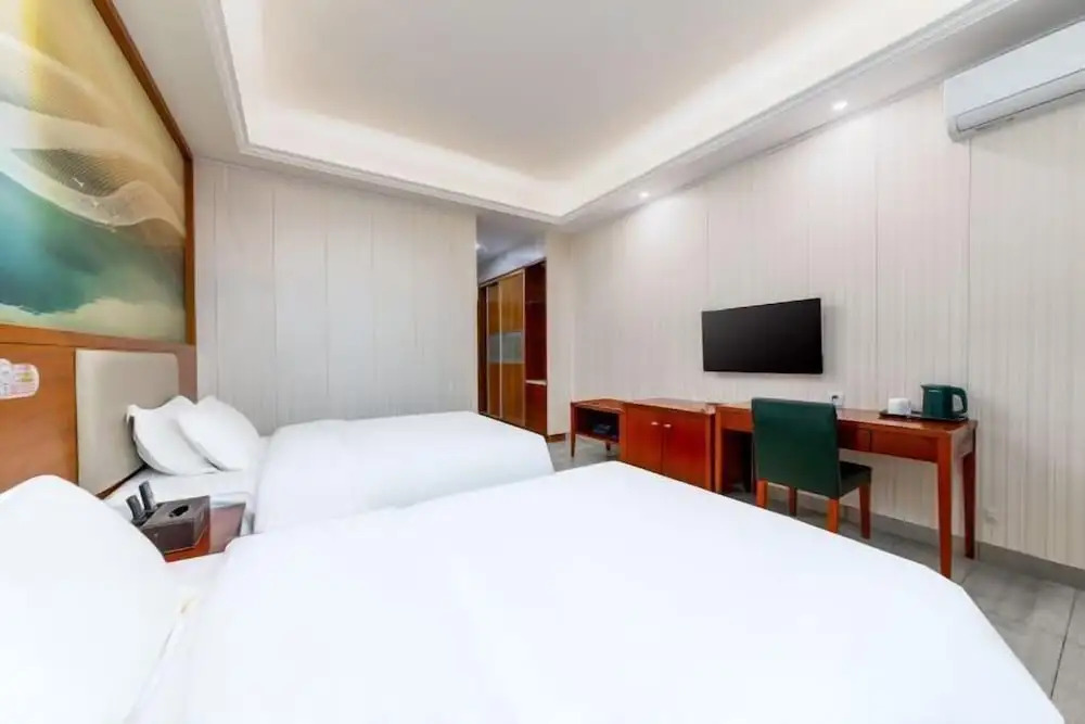 Ледун: Changfa Business Hotel (Ledong People's Hospital)