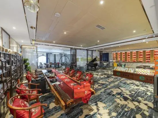 Чжаотун: Zhouhao Holiday Hotel
