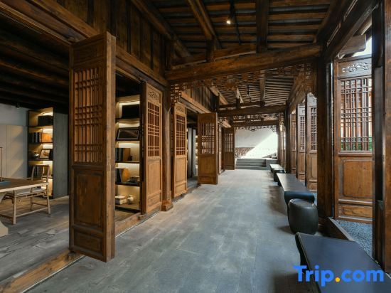 Сичан: General's Mansion  SSAW Hotel
