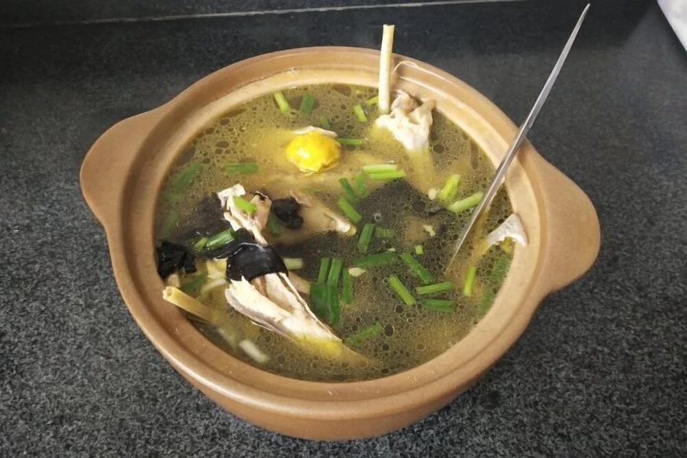 Аньцин: Xiagu Renjia Hostel