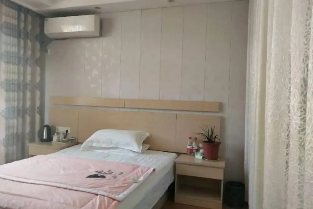 Аньцин: Xiagu Renjia Hostel