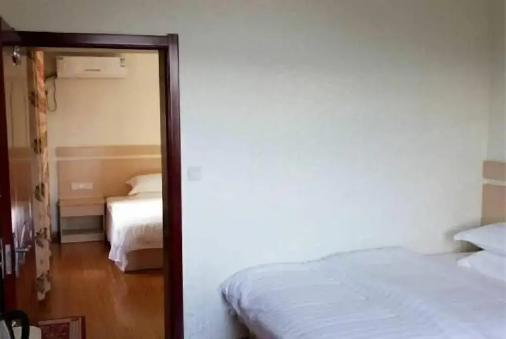 Аньцин: Xiagu Renjia Hostel