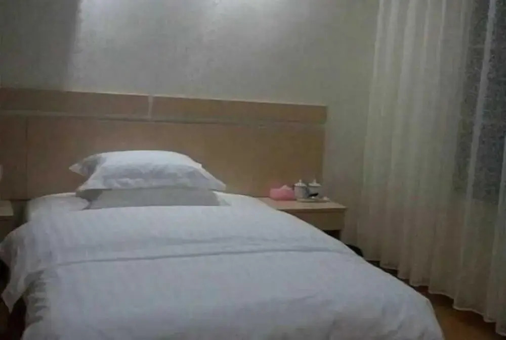 Аньцин: Xiagu Renjia Hostel