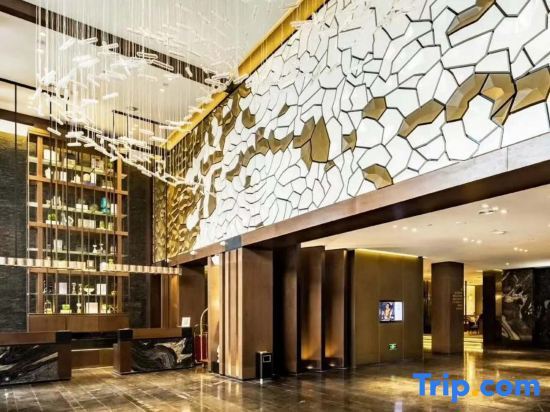 Харбин: Splendent Holiday Hotel
