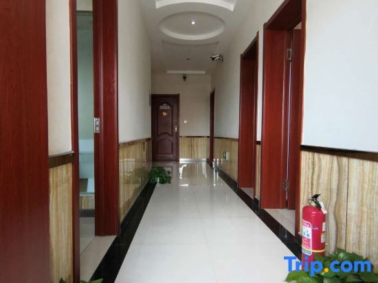 Муданьцзян: Longhu Holiday Hotel (Branch 2)