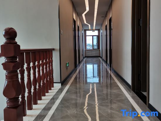 Муданьцзян: Longhu Holiday Hotel (Branch 2)