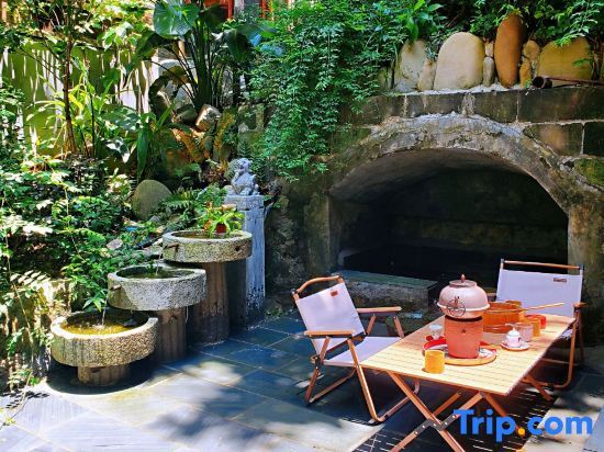 Чжаосин: Lubian Jiushan Banshui Boutique Hostel