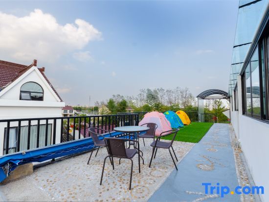Шанхай: YunLu Homestay (Shanghai International Tourism Resort)