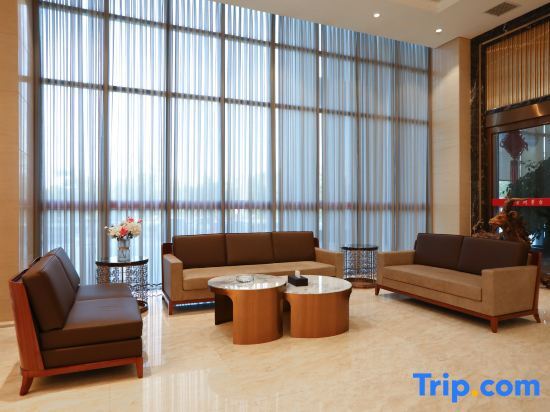 Синьсян: Hongrui Jianguo Hotel