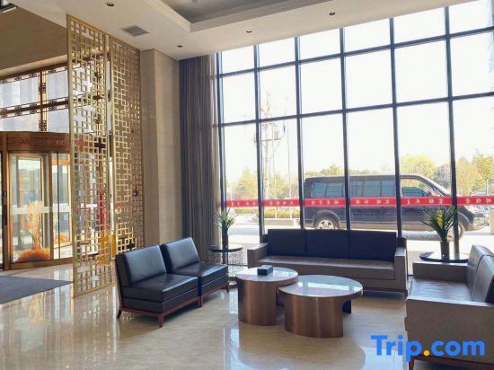 Синьсян: Hongrui Jianguo Hotel