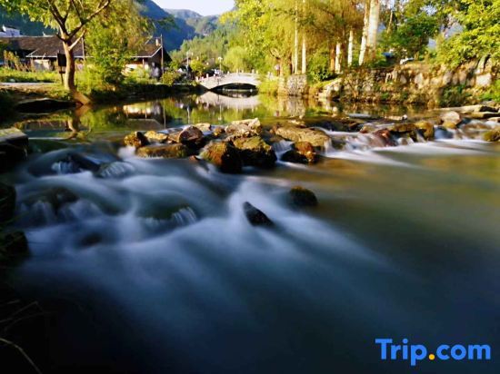 Тайпинг: Fanjing Mountain Yunxi Cottage