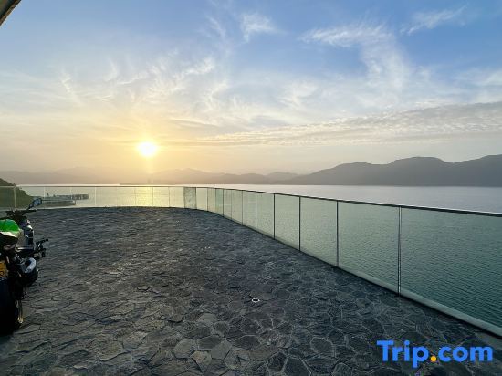 Хуаншань: Huangshan Taiping Lake Landscape Impression Art Apartment