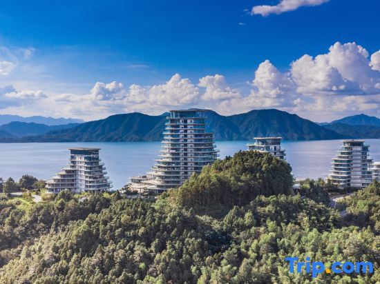 Хуаншань: Huangshan Taiping Lake Landscape Impression Art Apartment
