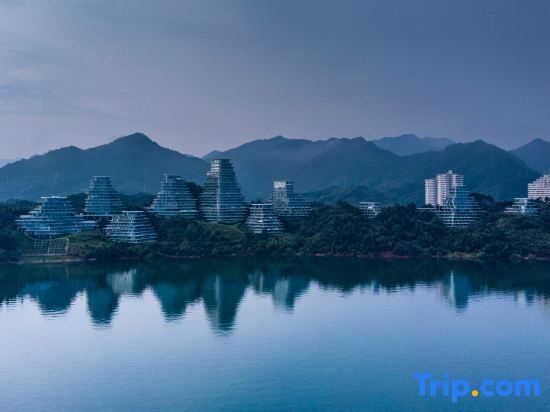 Хуаншань: Huangshan Taiping Lake Landscape Impression Art Apartment