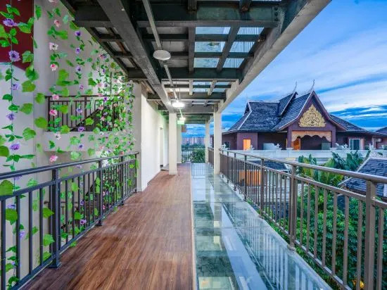 Цзинхун: Jinsinan Courtyard Hotel