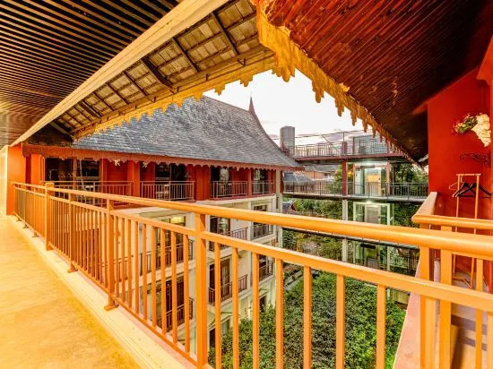 Цзинхун: Jinsinan Courtyard Hotel