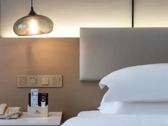Ваньнин: Wanning Wanyi Yujing Hotel (Wanning People's Hospital)