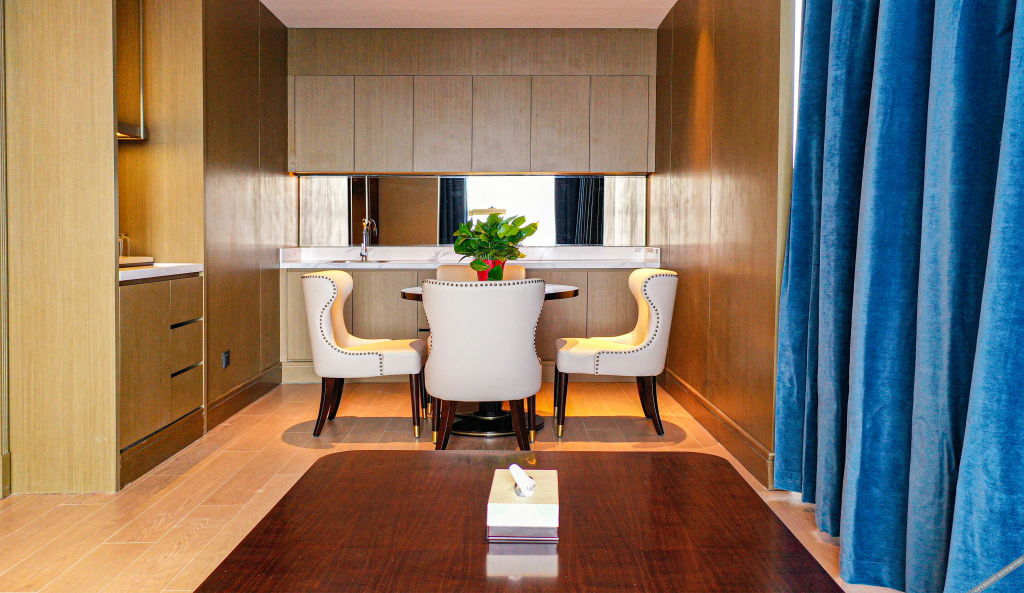 Вэйнань: Qinjin International Hotel
