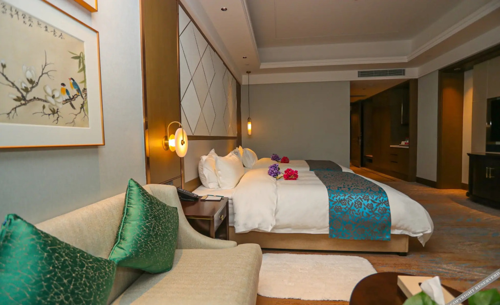 Вэйнань: Qinjin International Hotel