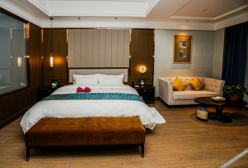Вэйнань: Qinjin International Hotel